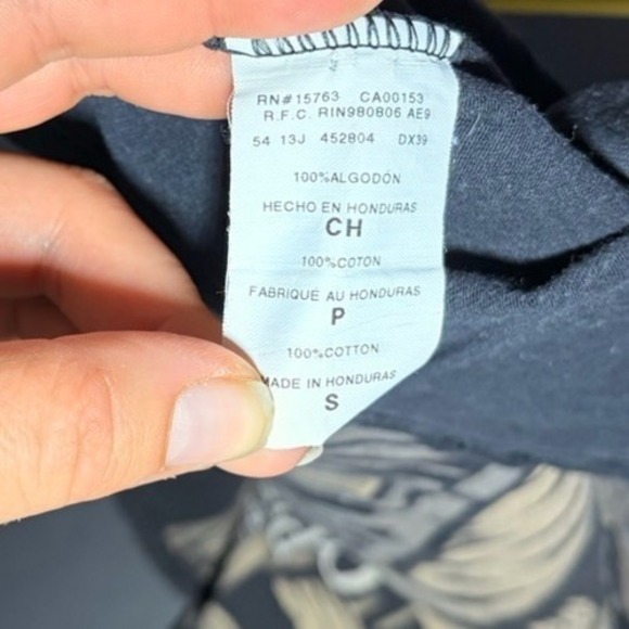 Pirates Of The Caribbean Disneyland WDW Disney Parks T-Shirt Youth Small - Picture 9 of 10